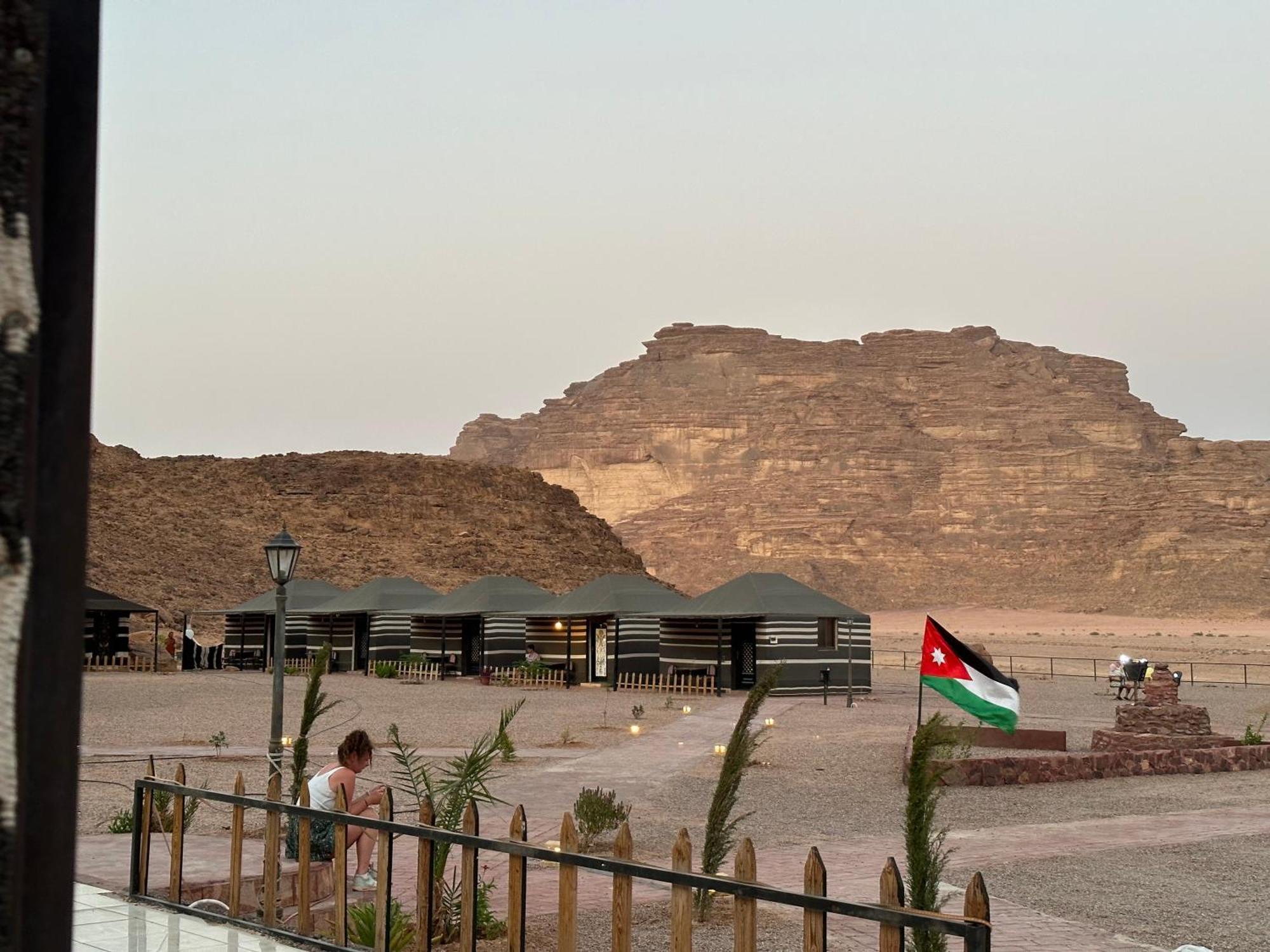 Shakria Bedouin Life Camp Hotel Wadi Rum Ngoại thất bức ảnh
